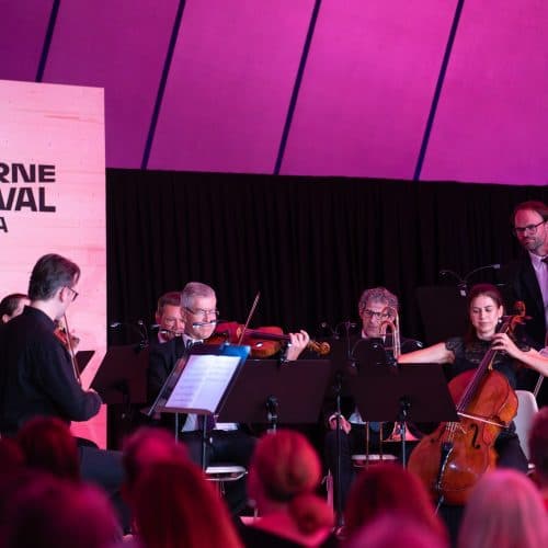 21st Century Orchestra strahlt in der Ark Nova in Richtung KKL